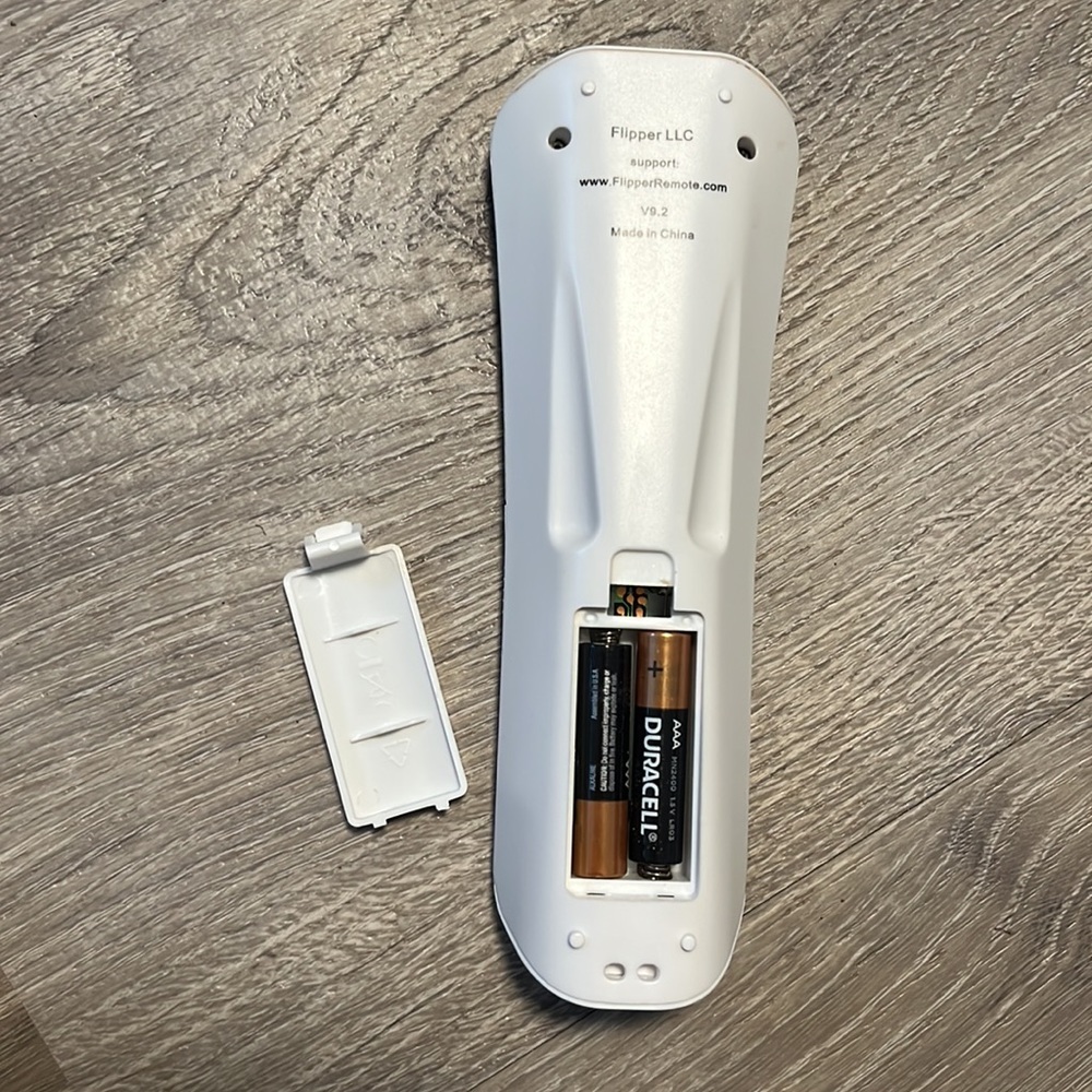 Flipper Big Button Universal Remote - Picture 5 of 5